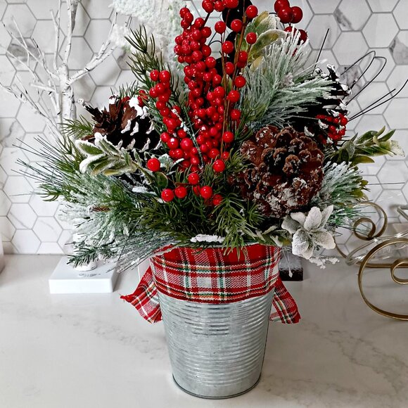 NEW! FARMHOUSE Christmas Floral DECOR ARRANGEMENT - Picture 3 of 4